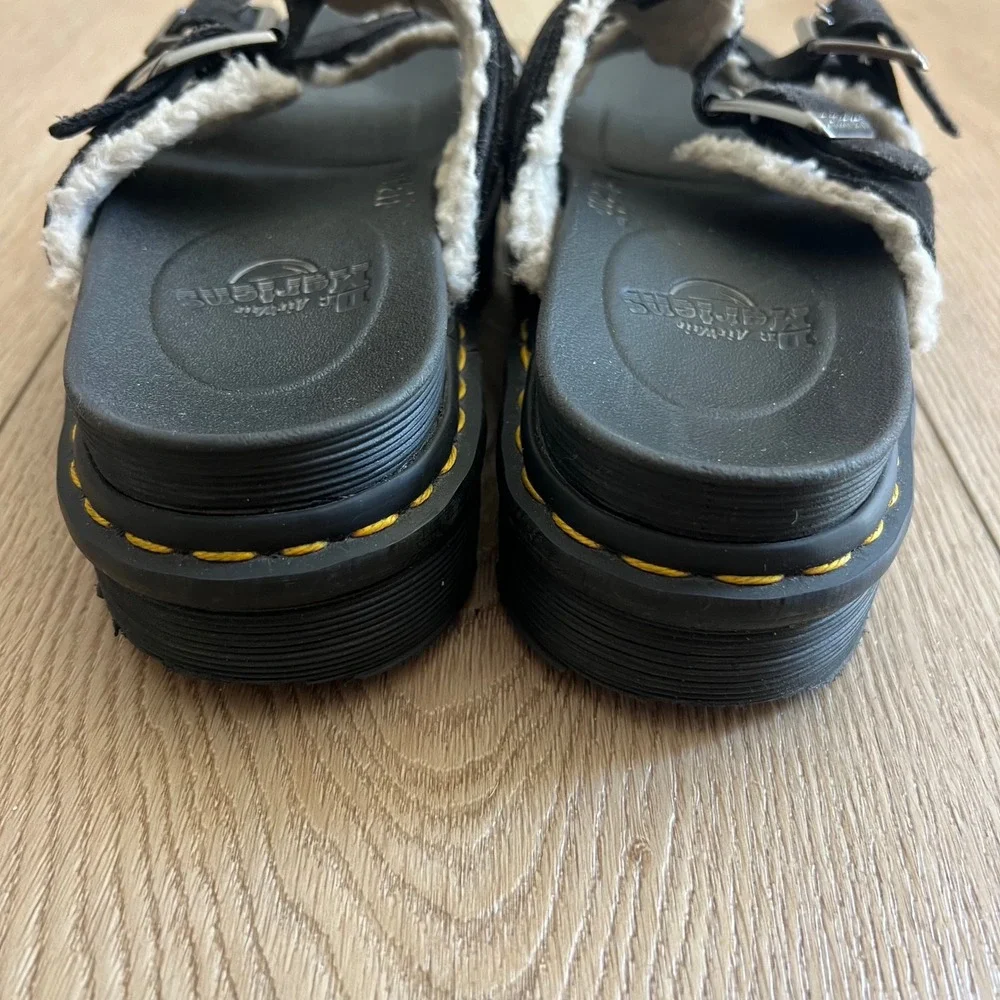 Dr. Martens Voss II Fluffy Black Suede Faux Fur Platform Sandals Womens 7